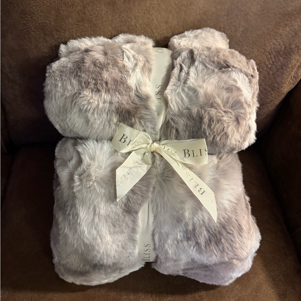 Cozy Bliss Faux Fur Throw Blanket